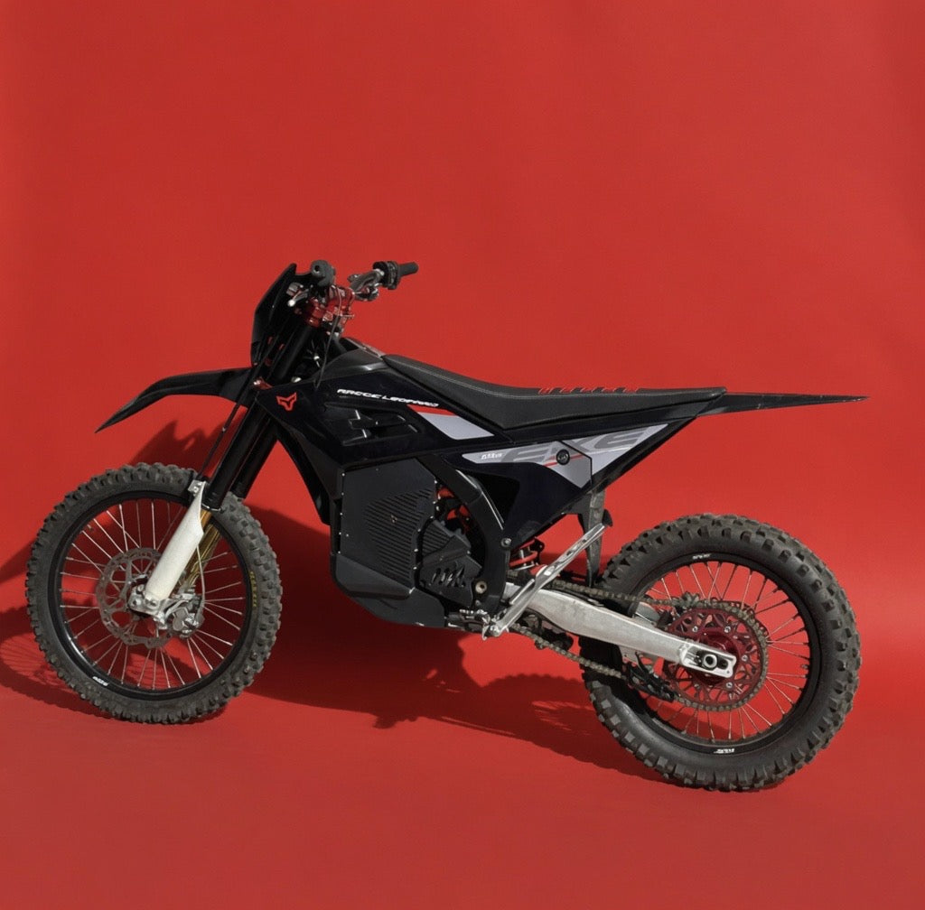 Arctic Leopard Cheetah EXE 880 
Electric Dirt Bike | Powerful Off-Road E-
Moto